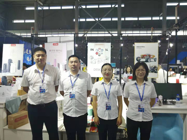 鐵盒廠(chǎng)家金裕制罐參展2019世界制造業(yè)大會(huì )